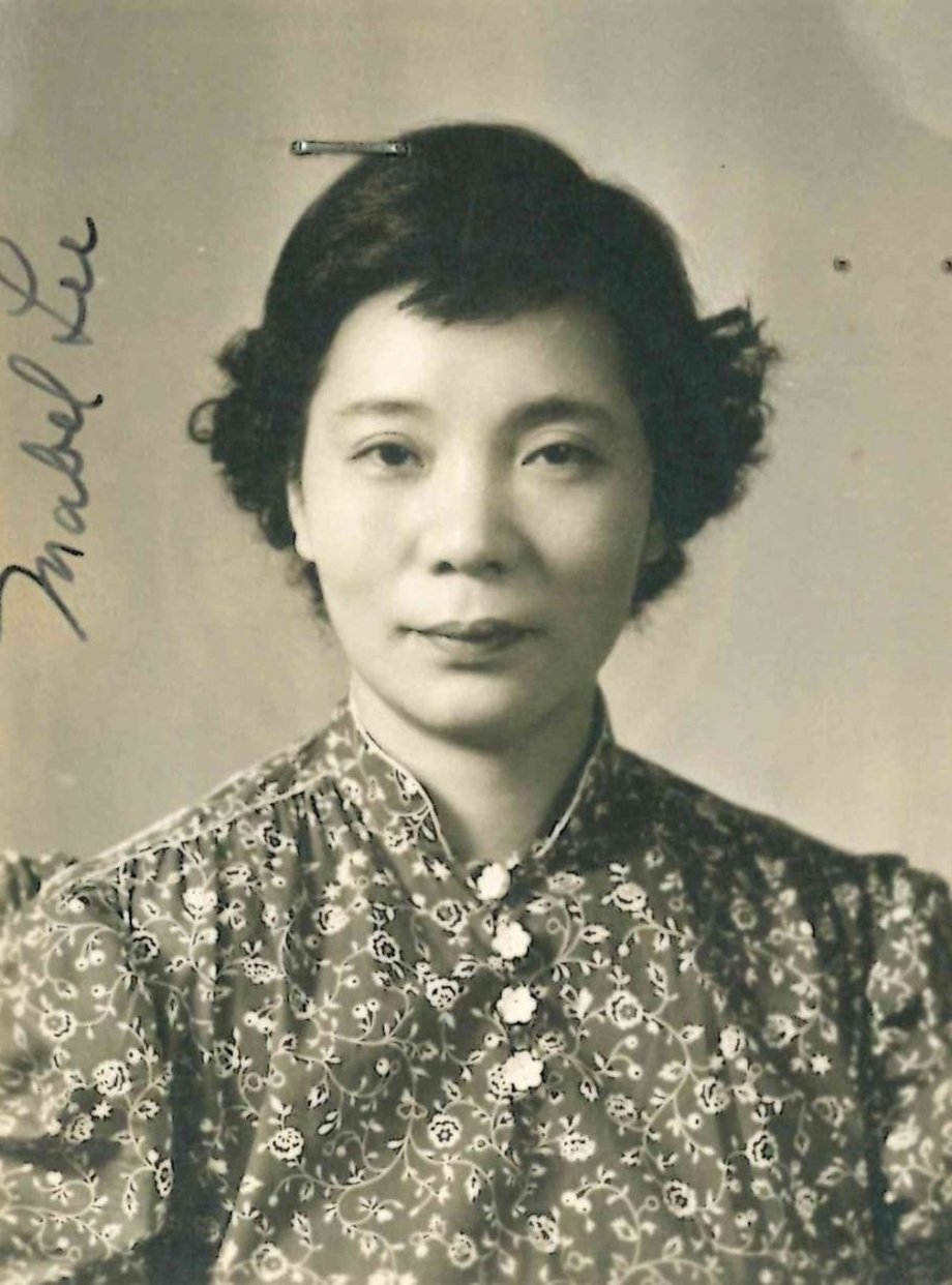 Headshot of Dr. Mabel Ping-Hua Lee with her signature on the lefthand side